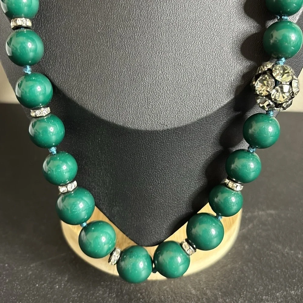 Banana Republic Silver Tone Rope Chain Green Beaded Rhinestone Long Necklace​ - Picture 2 of 7